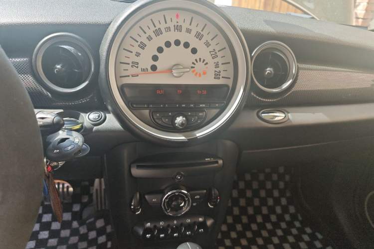Used MINI Clubman 2012 1.6T COOPER S Fun Audio And AC Panel