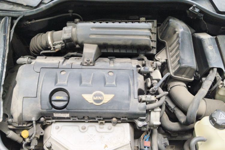 Used MINI Clubman  Engine Bay