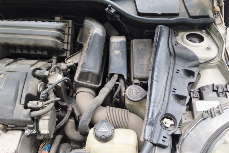 Used MINI Clubman  Engine Bay Left