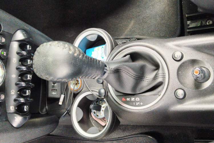Used MINI Clubman  Gear Lever