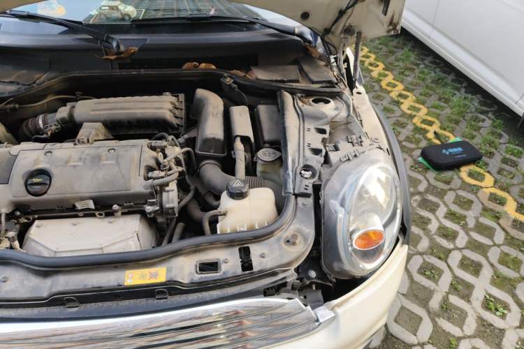 Used MINI Clubman 2012 1.6T COOPER S Fun Engine Bay Left