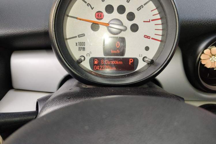 Used MINI Clubman 2012 1.6T COOPER S Fun Odometer Close Up