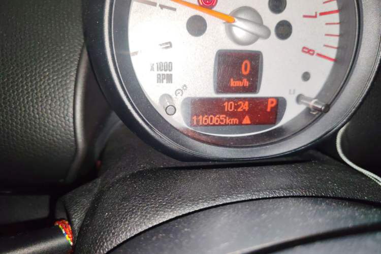 Used MINI Clubman 2013 1.6L COOPER Bond Street Odometer Close Up