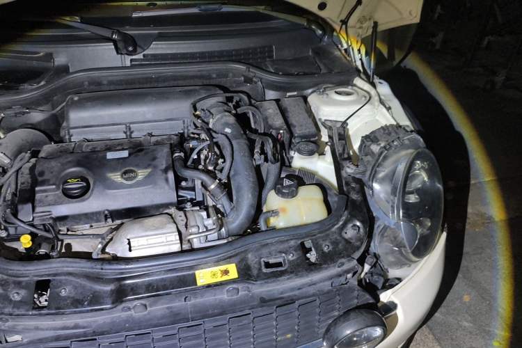 Used MINI Clubman  Engine Bay Left