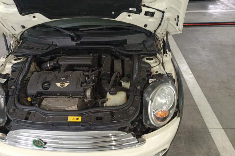 Used MINI Clubman 2013 1.6L COOPER Bond Street Engine Bay Left