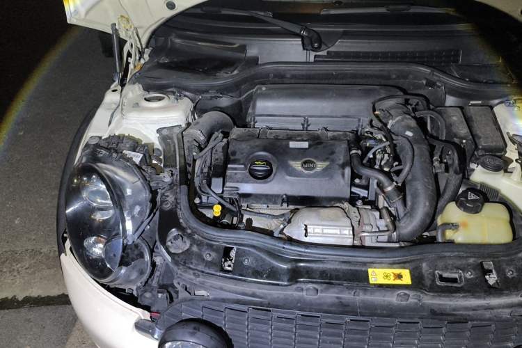 Used MINI Clubman  Engine Bay Right