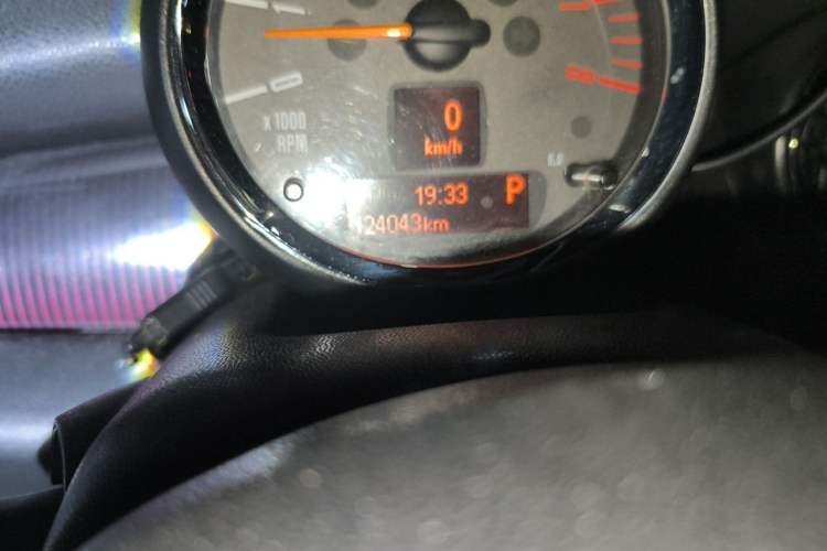 Used MINI Clubman  Odometer Close Up