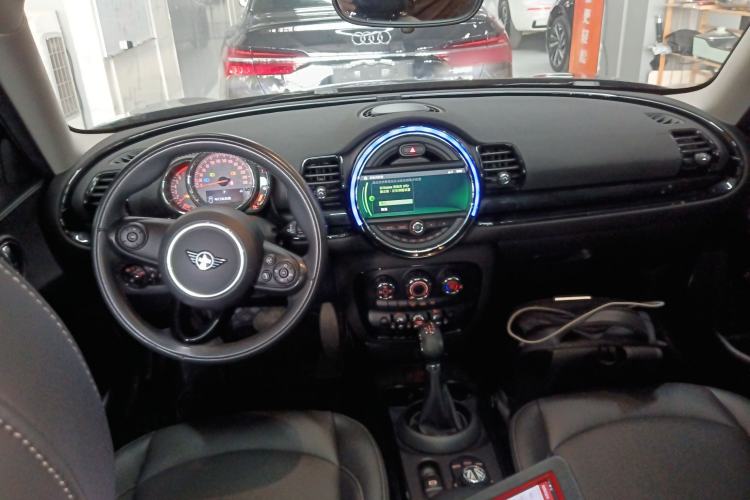 Used MINI Clubman 2016 1.5T ONE Internet Limited Edition Center Console