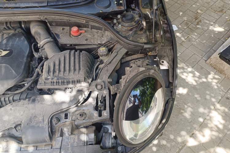 Used MINI Clubman 2016 2.0T COOPER S Geek Edition Engine Bay Left