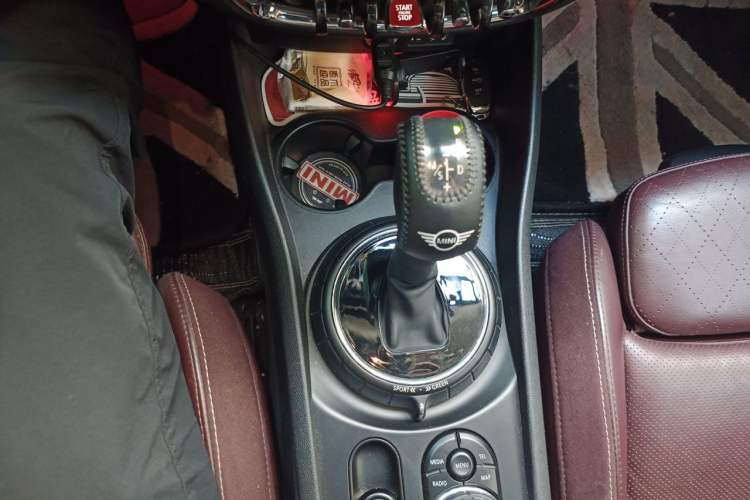 Used MINI Clubman 2016 2.0T COOPER S Geek Edition Gear Lever