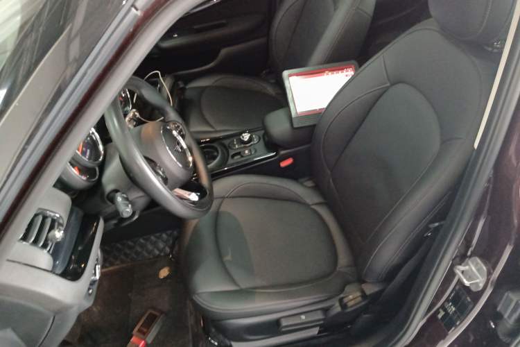 Used MINI Clubman 2016 1.5T ONE Internet Limited Edition Left Front Seat