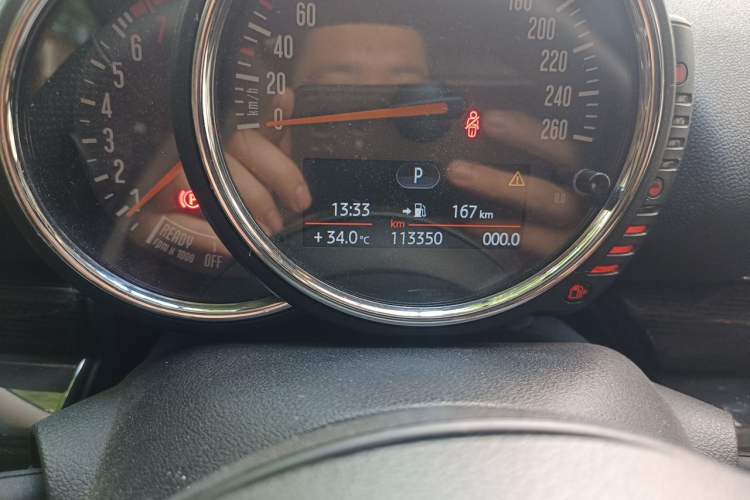 Used MINI Clubman 2016 2.0T COOPER S Geek Edition Odometer Close Up