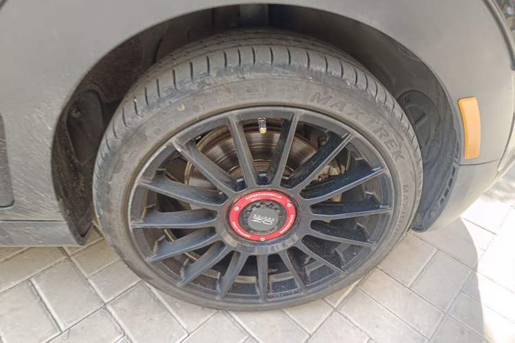 Used MINI Clubman 2016 2.0T COOPER S Geek Edition Right Front Wheel Hub