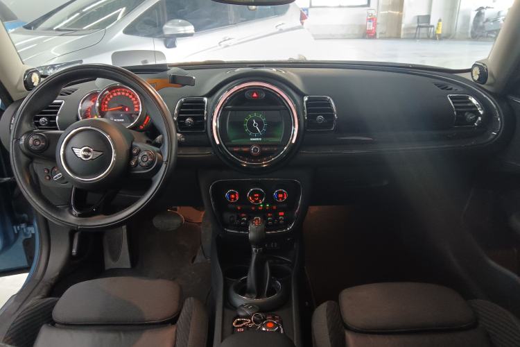 Used MINI Clubman 2016 Revised Version 1.5T COOPER Connoisseur Edition Center Console