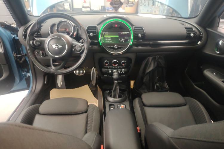 Used MINI Clubman 2016 Revised Version 1.5T COOPER Connoisseur Edition Center Console