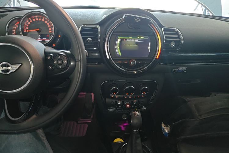 Used MINI Clubman 2016 Revised Version 1.5T COOPER Connoisseur Edition Center Console