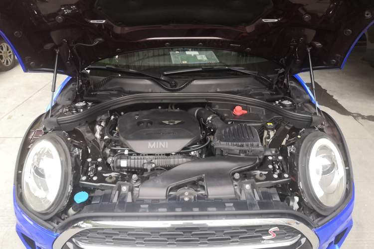 Used MINI Clubman 2016 Revised 2.0T COOPER S Engine Bay