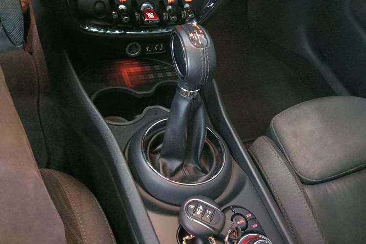Used MINI Clubman 2016 Revised Version 1.5T COOPER Connoisseur Edition Gear Lever