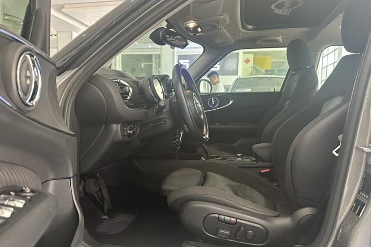 Used MINI Clubman 2016 Updated 1.5T COOPER Geek Edition Interior 3