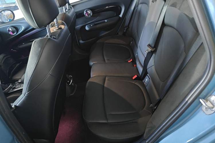 Used MINI Clubman 2016 Revised Version 1.5T COOPER Connoisseur Edition Left Rear Seat