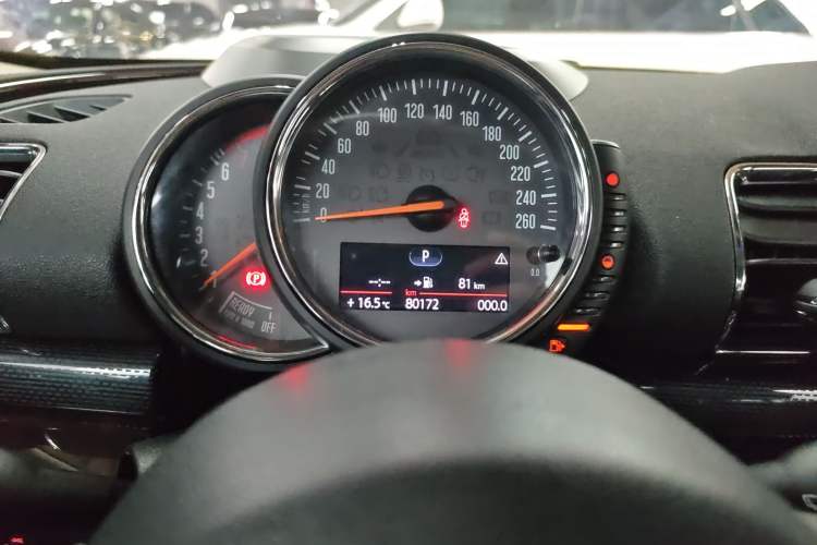 Used MINI Clubman 2016 2.0T COOPER S Geek Edition Odometer Close Up