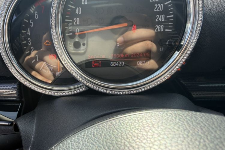 Used MINI Clubman 2016 1.5T COOPER Odometer Close Up
