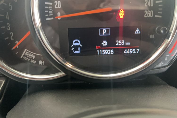 Used MINI Clubman 2016 Updated 1.5T COOPER Geek Edition Odometer Close Up