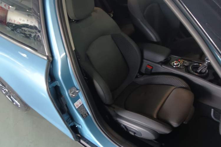 Used MINI Clubman 2016 Revised Version 1.5T COOPER Connoisseur Edition Right Front Seat