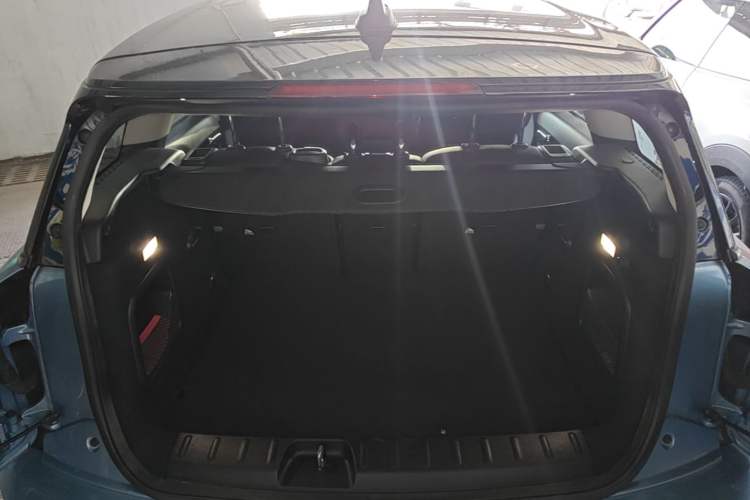 Used MINI Clubman 2016 Revised Version 1.5T COOPER Connoisseur Edition Trunk