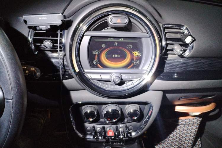 Used MINI Clubman 2016 Revised Version 1.5T COOPER Connoisseur Edition Audio And AC Panel