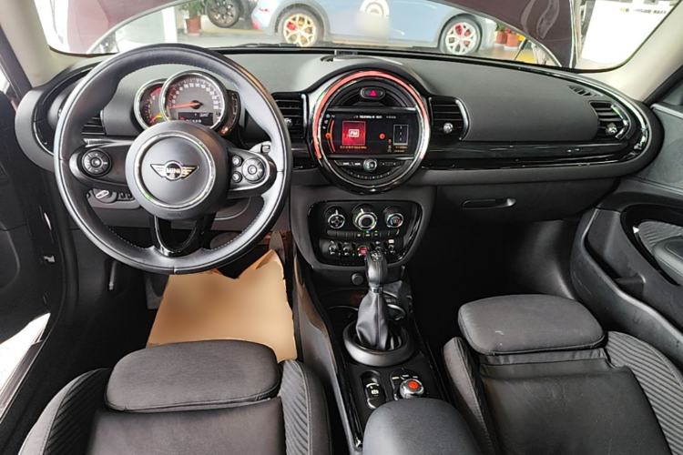 Used MINI Clubman 2016 Revised 1.5T COOPER Center Console