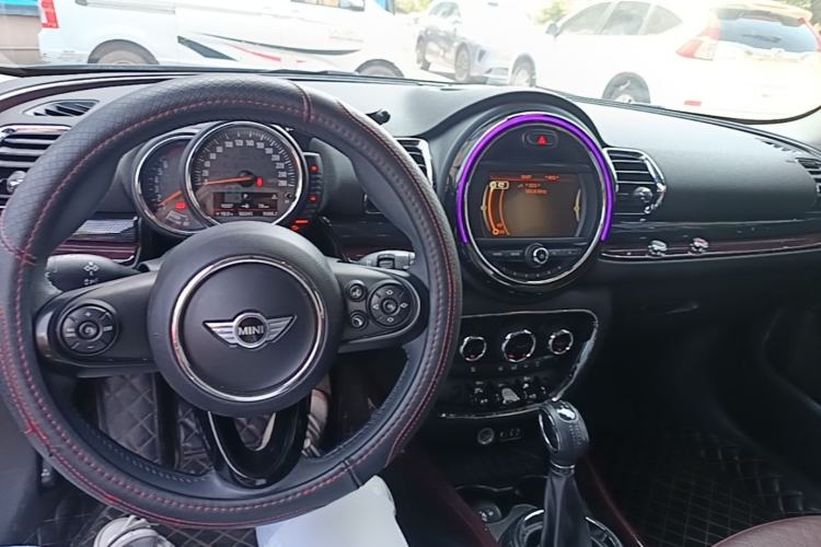Used MINI Clubman 2016 Revised Version 1.5T COOPER Connoisseur Edition Center Console