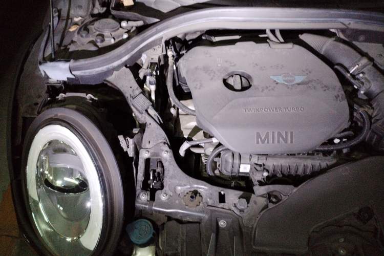 Used MINI Clubman 2016 Revised Version 1.5T COOPER Connoisseur Edition Engine Bay Right