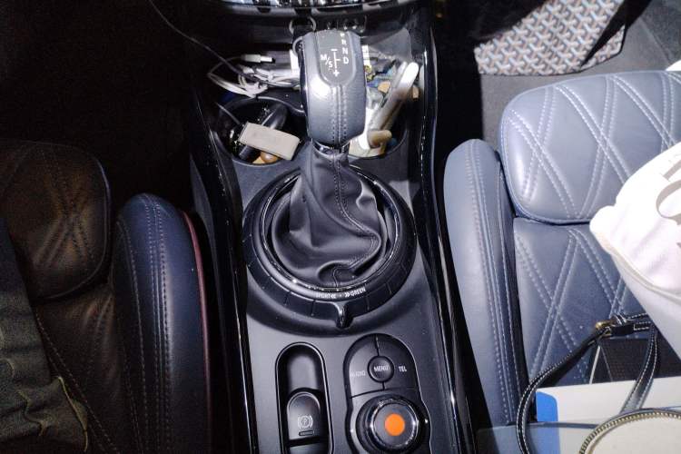Used MINI Clubman 2016 Revised Version 1.5T COOPER Connoisseur Edition Gear Lever