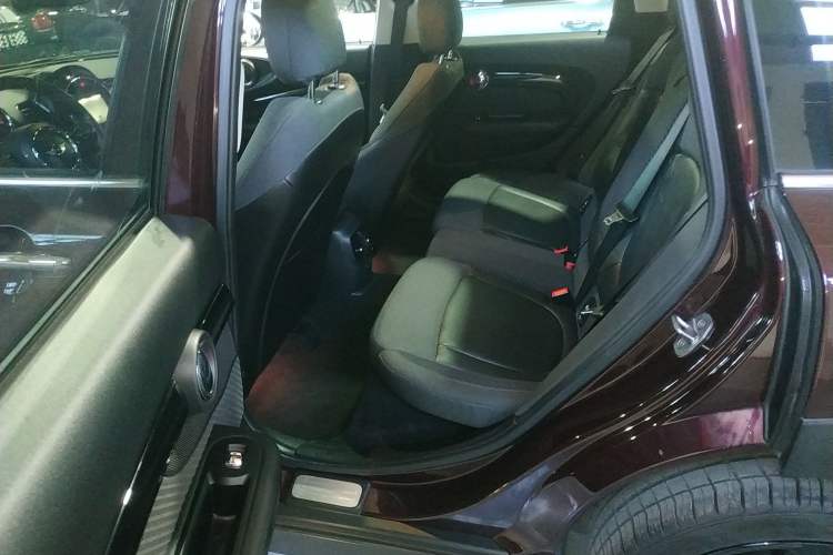 Used MINI Clubman 2016 Revised 2.0T COOPER S Interior 4