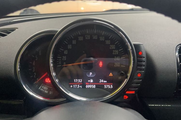 Used MINI Clubman 2016 1.5T COOPER Odometer Close Up