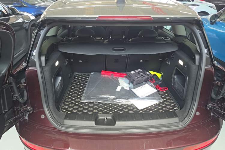 Used MINI Clubman 2016 Revised Version 1.5T COOPER Connoisseur Edition Trunk
