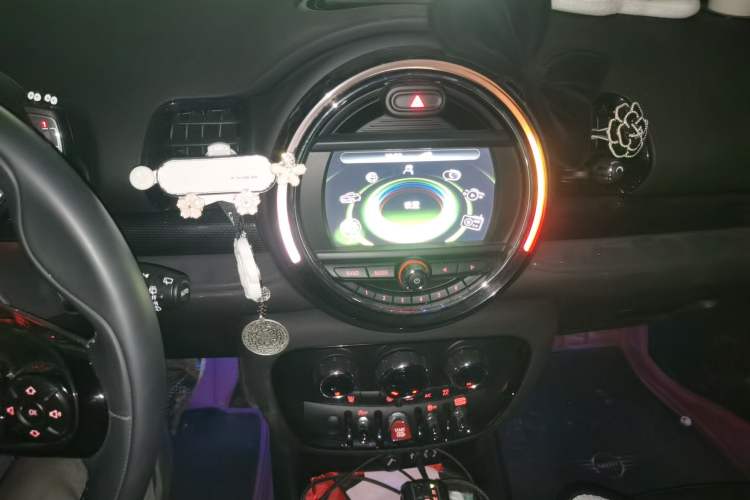 Used MINI Clubman 2016 Revised 2.0T COOPER S Audio And AC Panel