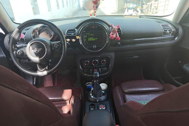 Used MINI Clubman 2016 Revised Version 1.5T COOPER Connoisseur Edition Center Console