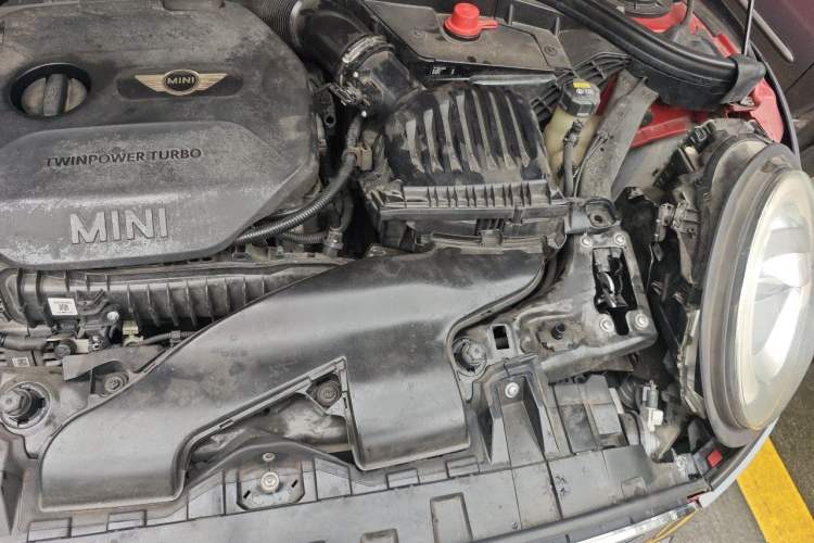 Used MINI Clubman 2016 1.5T COOPER Connoisseur Edition Engine Bay Left
