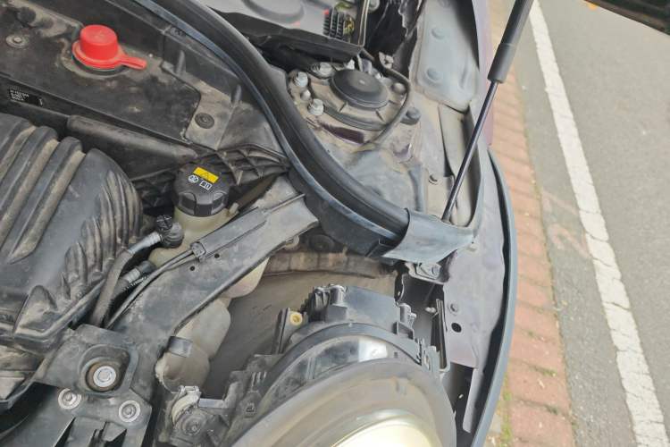 Used MINI Clubman 2016 Updated 1.5T COOPER Geek Edition Engine Bay Left