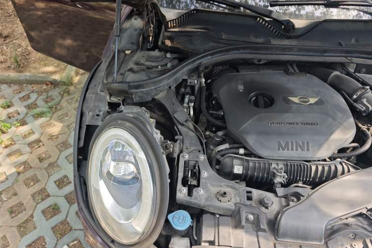 Used MINI Clubman 2016 Revised Version 2.0T COOPER S Geek Edition Engine Bay Right