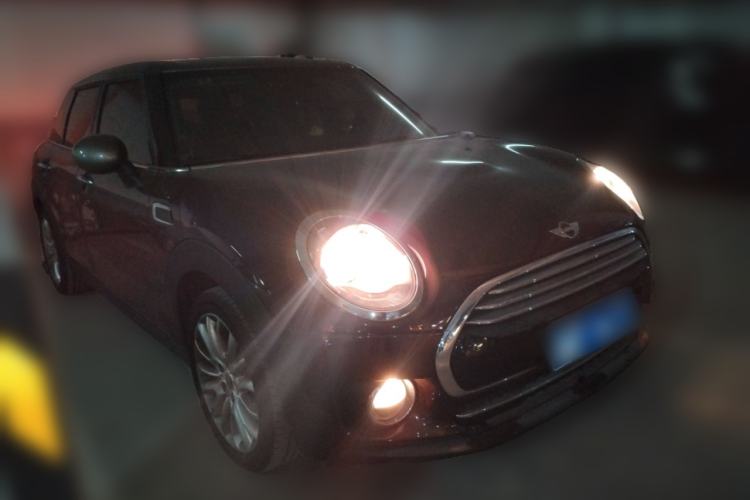 Used MINI Clubman 2016 Revised Version 1.5T COOPER Connoisseur Edition Front Right 45 Deg