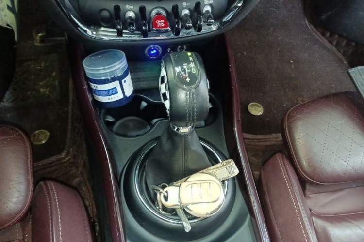 Used MINI Clubman 2016 Revised Version 1.5T COOPER Connoisseur Edition Gear Lever