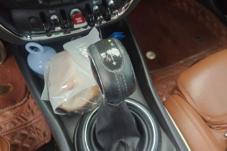 Used MINI Clubman 2016 Updated 1.5T COOPER Geek Edition Gear Lever
