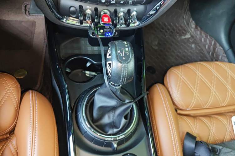 Used MINI Clubman 2016 Updated 1.5T COOPER Geek Edition Gear Lever