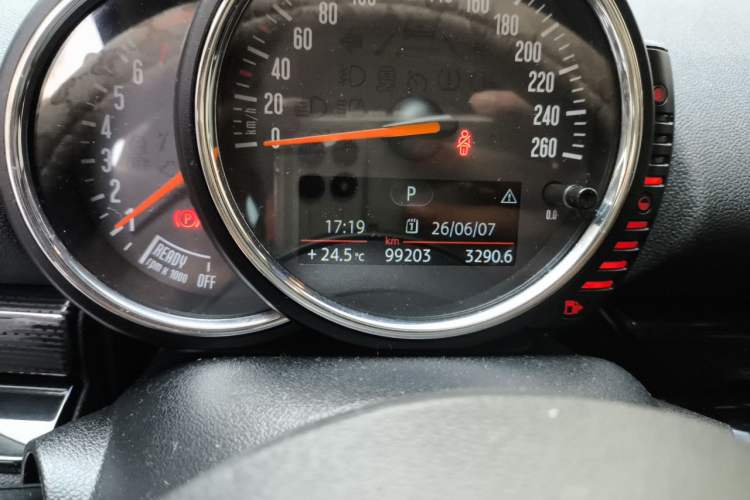 Used MINI Clubman 2016 Revised 2.0T COOPER S Odometer Close Up