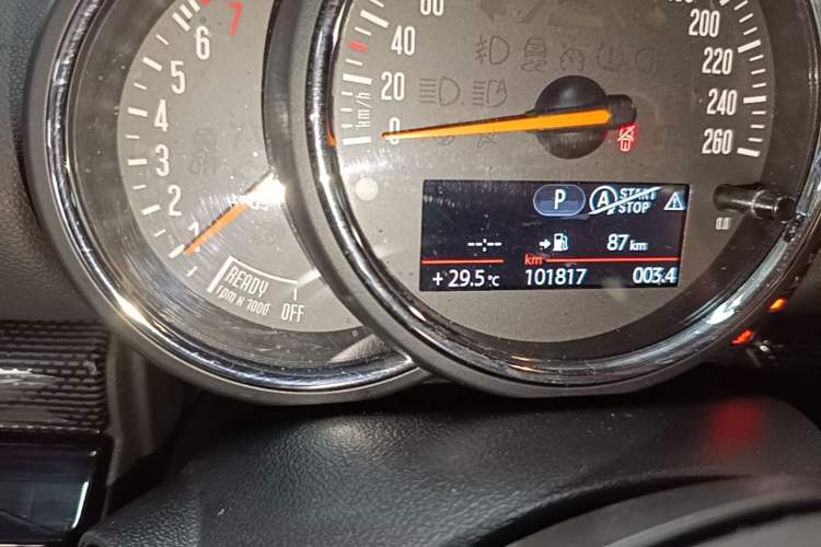 Used MINI Clubman 2016 Updated 1.5T COOPER Geek Edition Odometer Close Up