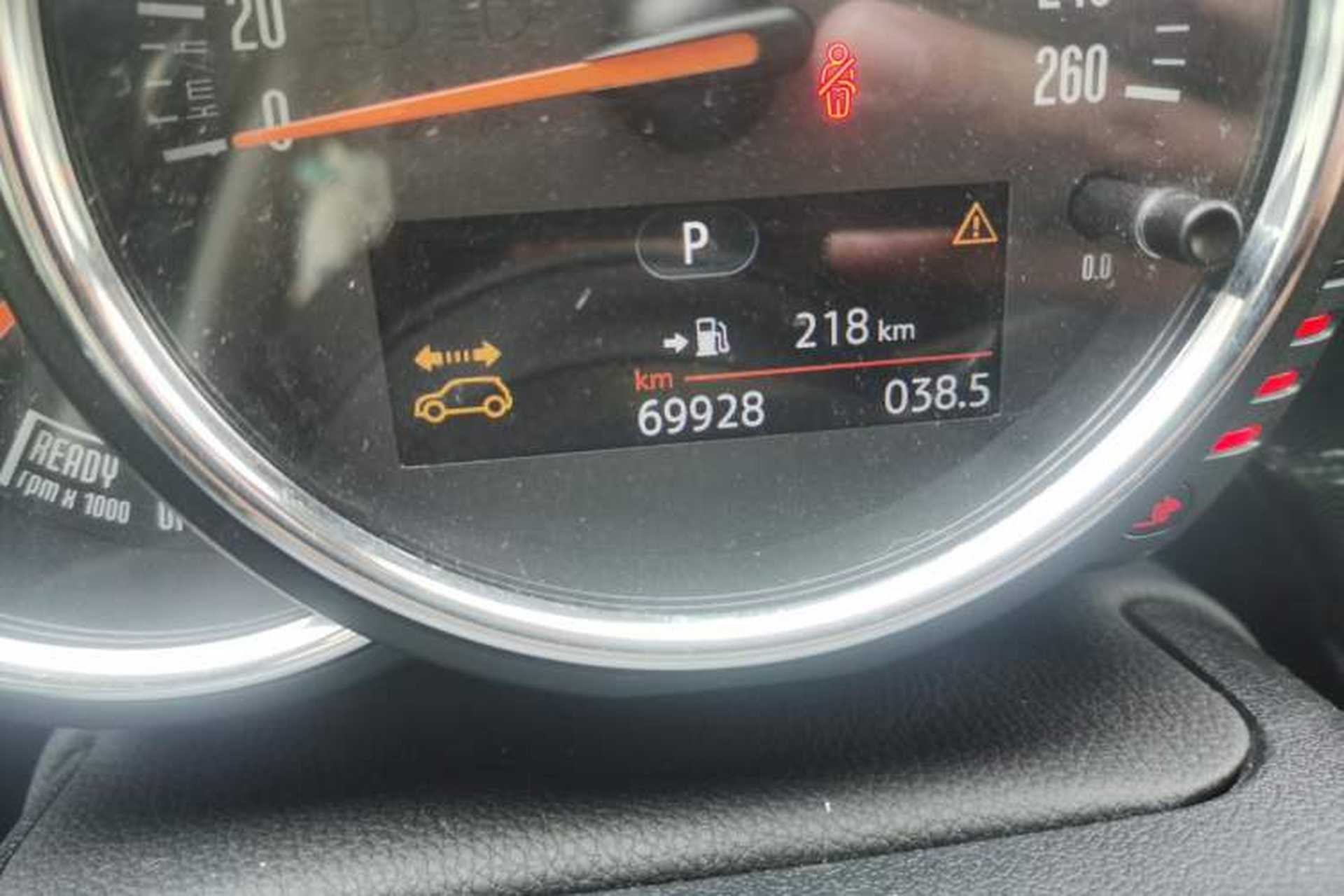 Used MINI Clubman 2016 1.5T COOPER Odometer Close Up