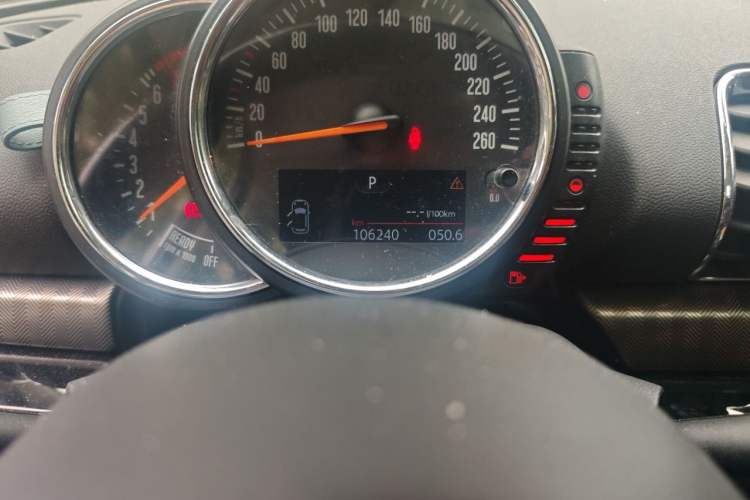 Used MINI Clubman 2016 1.5T COOPER Odometer Close Up